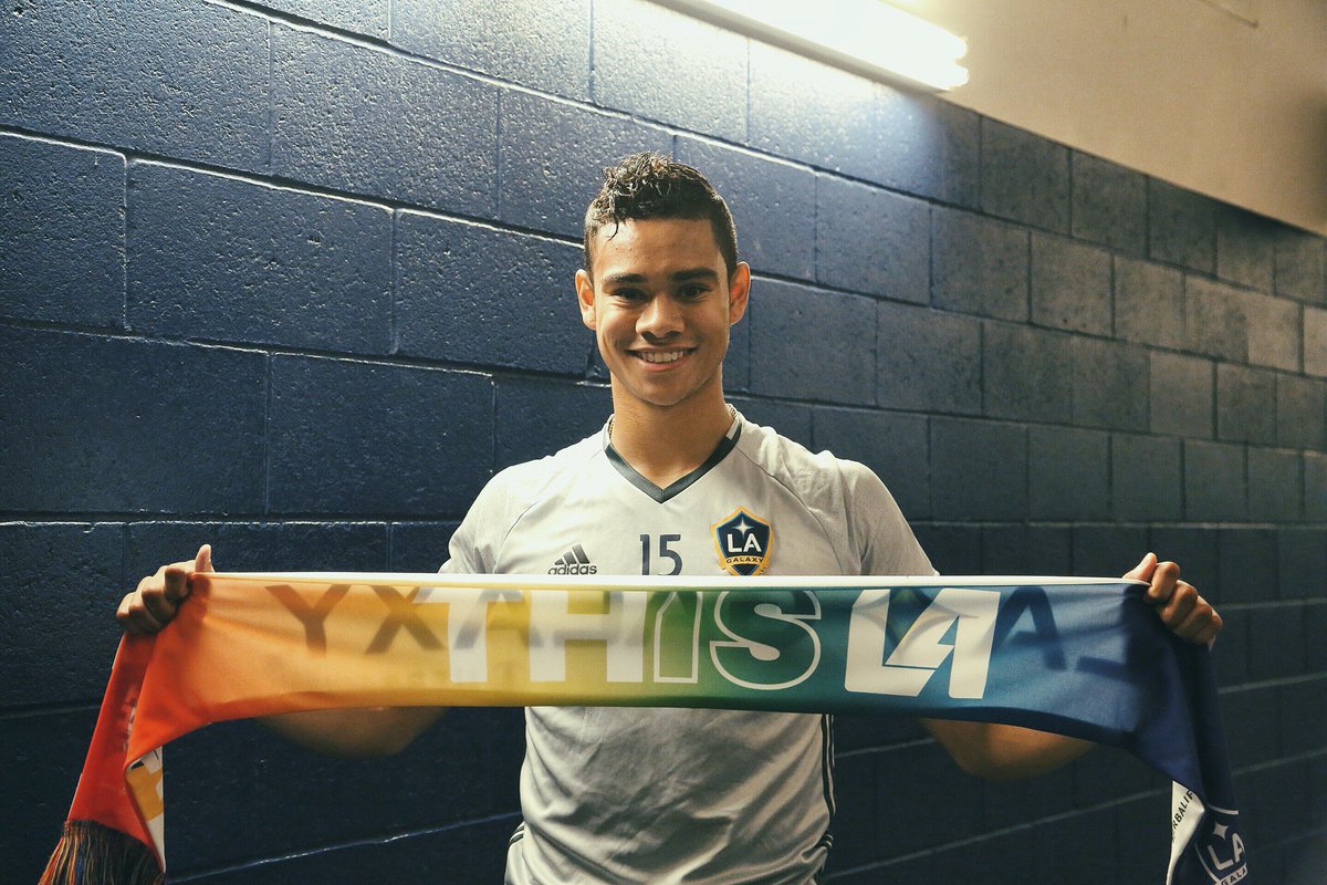 LAGalaxy's tweet photo. #ThisIsLA: https://t.co/QGTXH5C1Cz #LAvCOL https://t.co/rszWLbgc6W