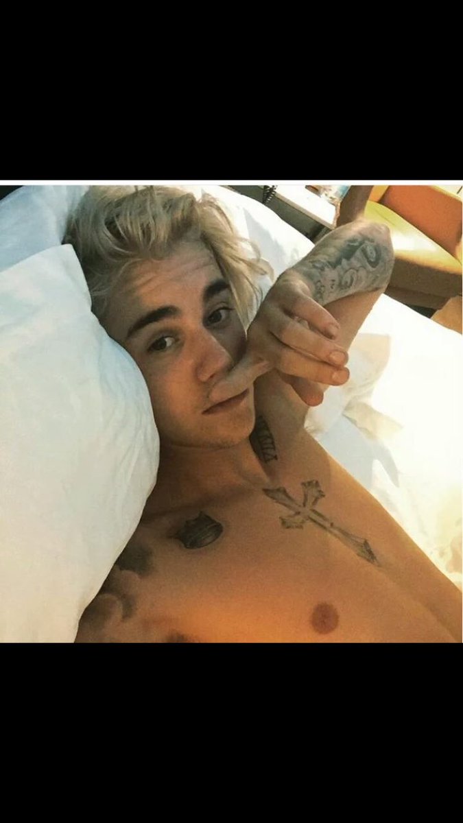 Waiting in bed for my babygirl 😘