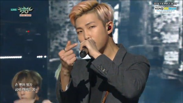 Zlaya1998's tweet photo. #ThanksBTS 
 #RussiaThanksBTS https://t.co/iaXi20WMNC