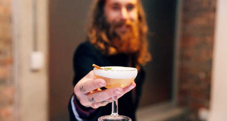 theinsideguide's tweet photo. Cape Town’s secret pop-up craft gin bar is in town for two nights only: https://t.co/UuK5Y6hUON @thebotanistgin https://t.co/VdhGVSMaCI