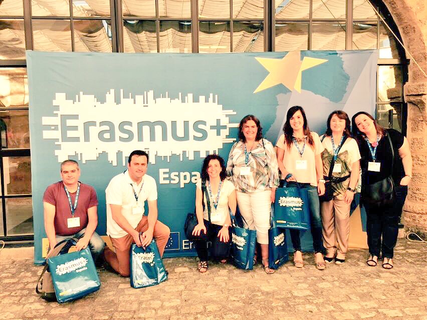 ColegioMSiurot's tweet photo. ÚLTIMA HORA - Nuestro proyecto #ErasmusPlus 'Changing e-minds' aterriza en #SEPIEKA1CADIZ pilotado por @aulaclass. https://t.co/7sgplFRzdN