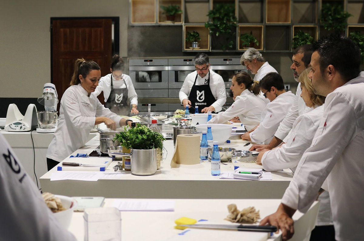 Turno para los estudiantes profesionales. Hoy clausuramos el curso con @Bego_LASALITA!! goo.gl/pQnEJT