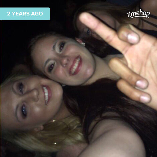 KaylaPieper's tweet photo. What's going on here #imtan #butlazyeyed??? @ChelsieLoudis https://t.co/MOiwfmjrmR