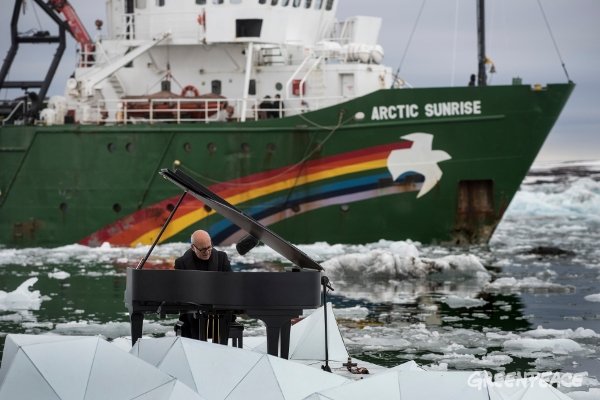El pianista Ludovico Einaudi lleva tu voz al Ártico #SaveTheArctic buff.ly/1UJtCLd