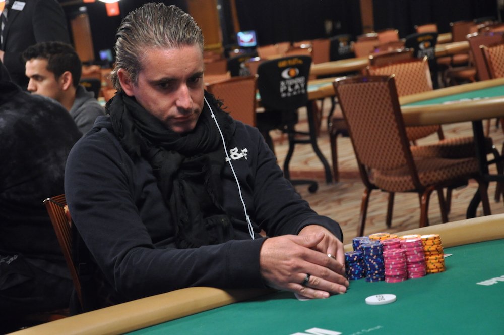 Winamax's tweet photo. Florent Aubert, la nouvelle chance de bracelet pour les Français, sur un PLO à 3000$ https://t.co/oyphBa39Dz https://t.co/Bf4JD97q3t