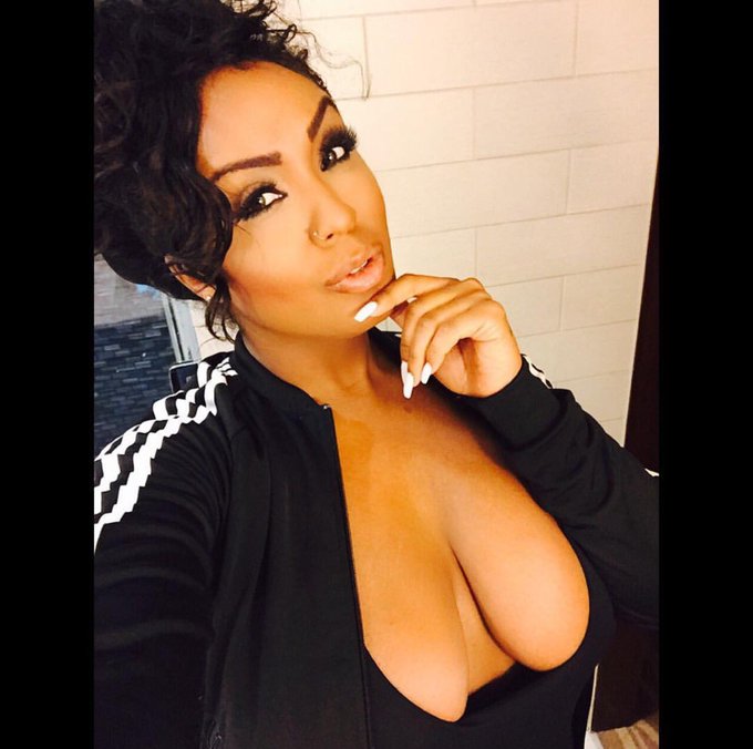 Goodnight babes😘❤️❤️ yes my boobs hang because they are big and natural💋💋💋 https://t.co/bYRLxnK18r<a href="/tag/nophotoshop"class="tags"><span>#nophotoshop</span></a><a href="/tag/sexysaturday"class="tags"><span>#sexysaturday</span></a>