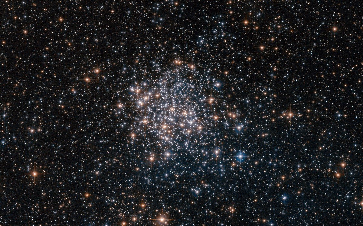 The stars of the Large Magellanic Cloud - @HUBBLE_space #IOTW spacetelescope.org/images/potw162…