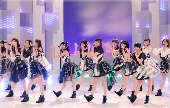 OfficialMRK48's tweet photo. [VIDEO] AKB48 at Music Fair (06/18) #GUMZ https://t.co/9YuBD09sr3 https://t.co/rsTFViVj2z