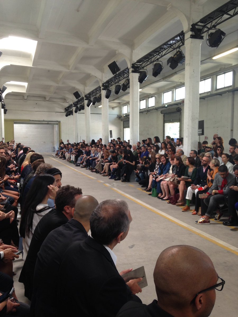 SalaMariacarla's tweet photo. Waiting for Diesel @24moda  @MasterLuxury24  #mfw https://t.co/Ez84ZYd0bE