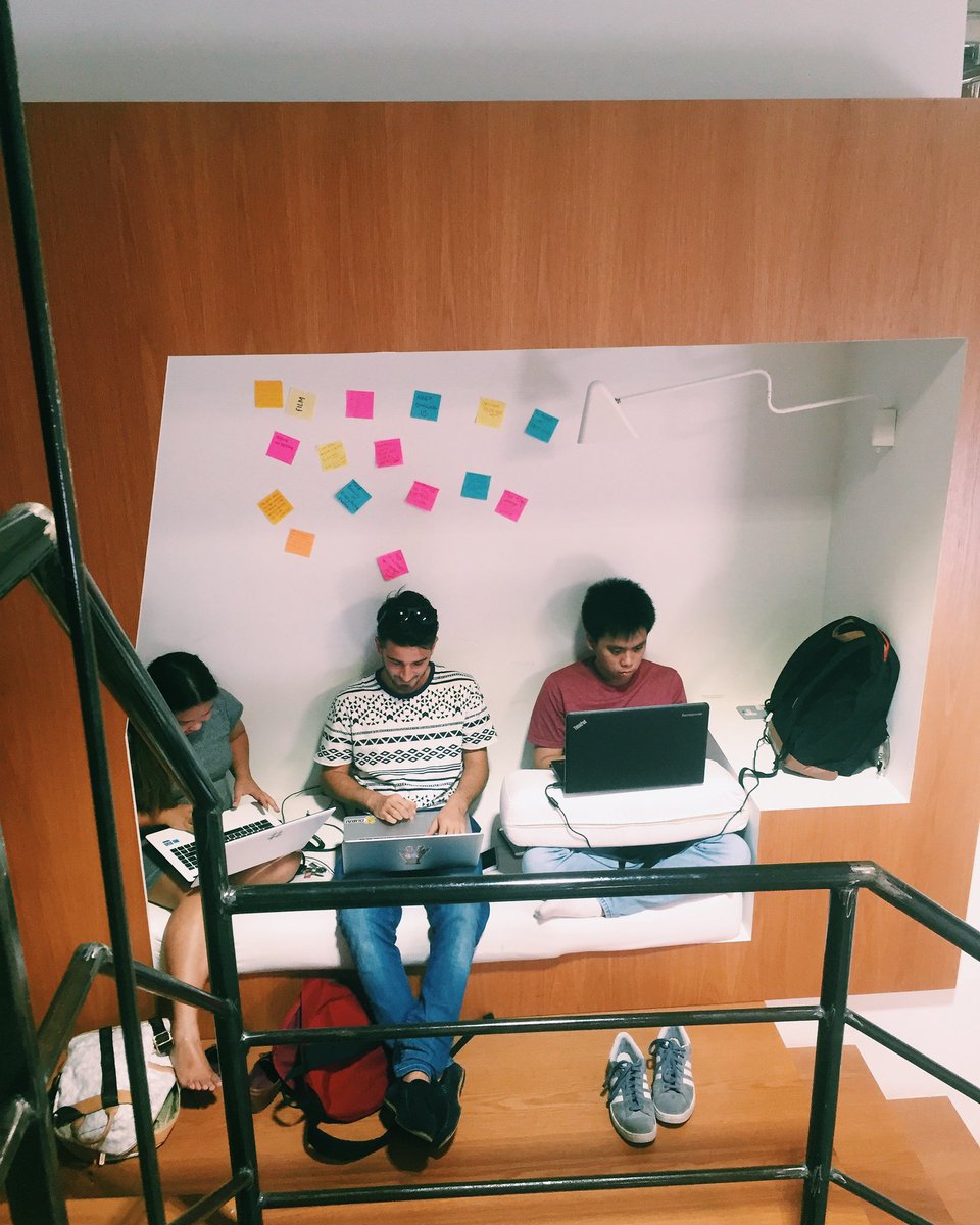 Sofa workspot

#theloft #space #a4space #warehouse #workworkwork #ramadan #freespace #freewifi