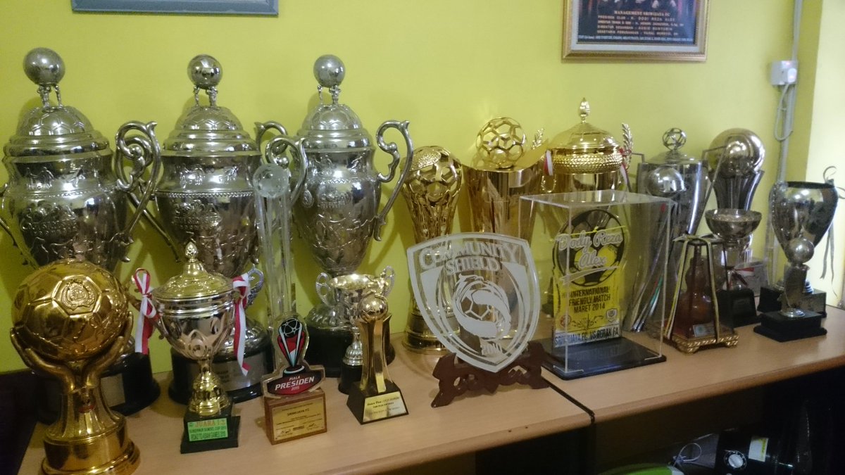 Sempat ke markas SriwijayaFC.
Semua trophy sejak berdiri 10 thn lalu.
100 tahun PSM, dimana semua Trophy ?
@PSMkita