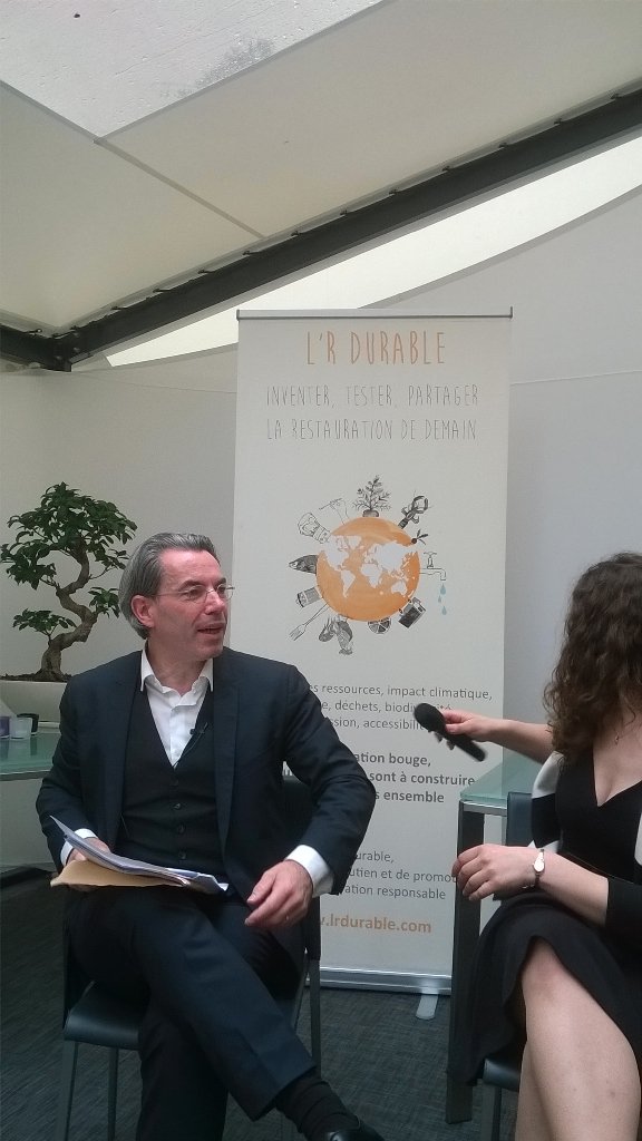 Ruby_BIRD's tweet photo. #Alainducasse - Debate 'Le restaurateur de demain' - #lrdurable #tousaurestaurant. https://t.co/72FRooYJ86