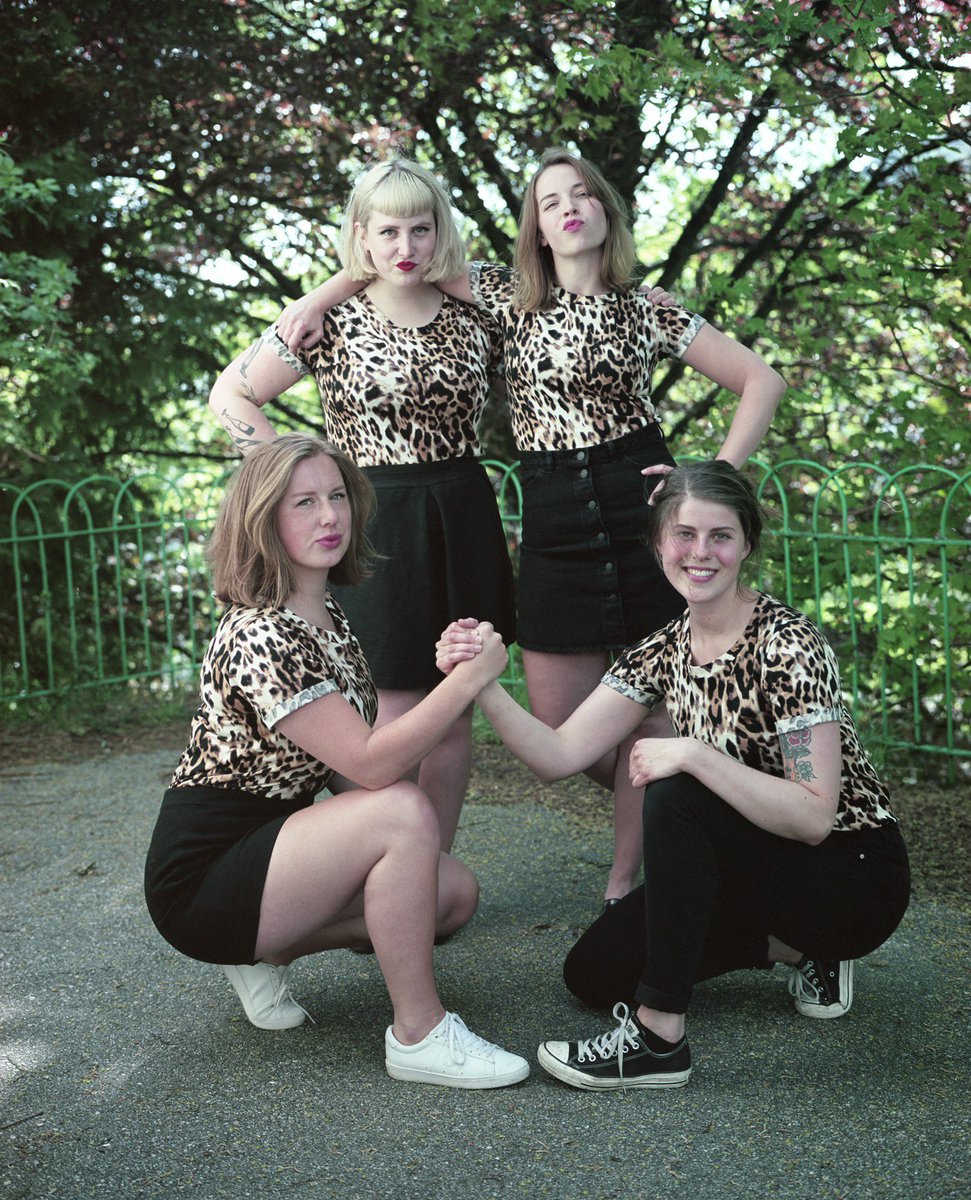 Vi feirer singleslipp med å spille på markering av den internasjonale flyktningdagen på Torgalmenningen kl 17 i dag!