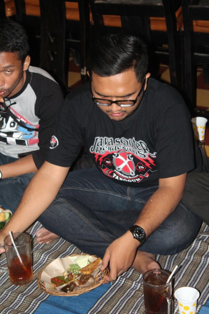 Pak ketua kita nih sama mas adit kedat kedit slh satu senior kita di KPSGI #bukber #kpsgi #kpsgisemarang #semarang