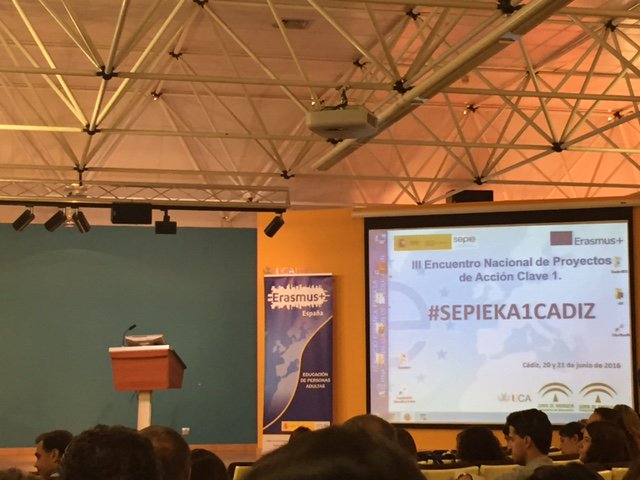 SchoolLourdes's tweet photo. Asistimos al III Encuentro Nacional de Proyectos de Acción Clave 1. #SEPIEKA1CADIZ https://t.co/oIBXOSxkPl