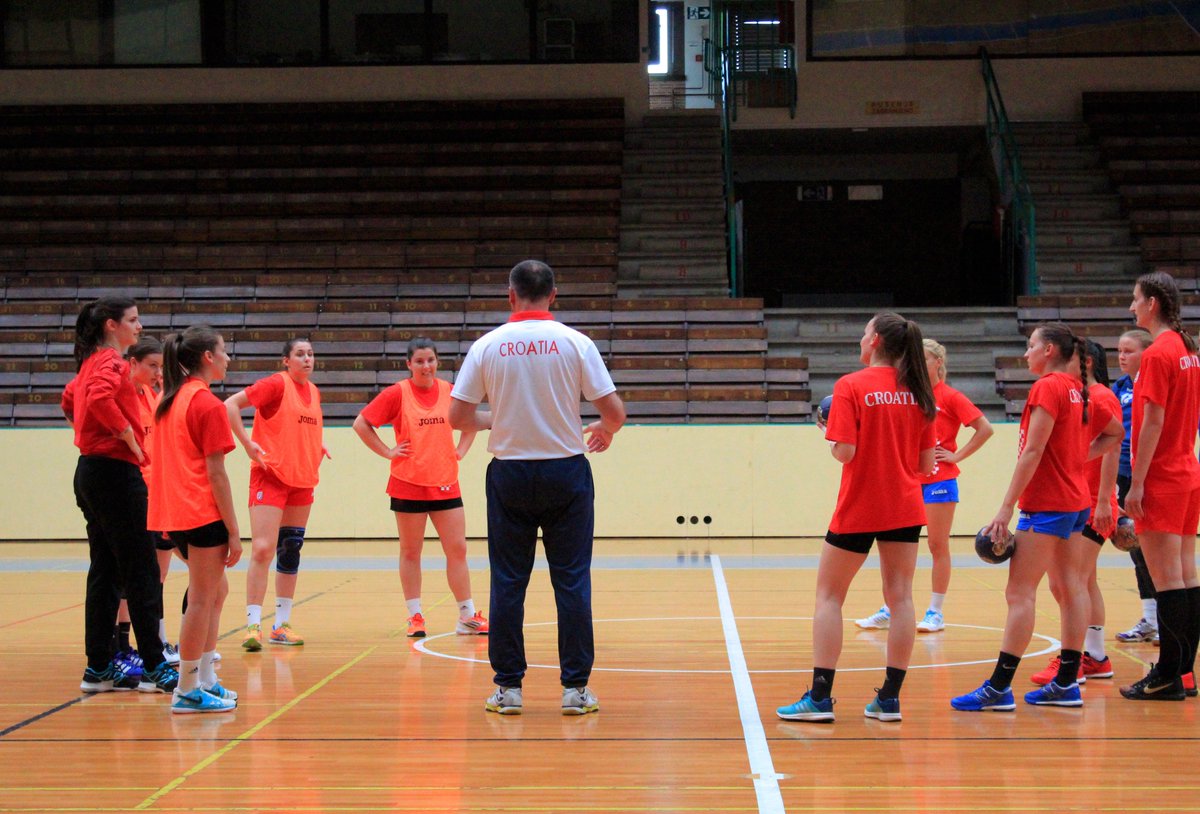 HRS_CHF's tweet photo. #Juniorke se spremaju za Svjetsko prvenstvo u Rusiji. Još 14 dana do početka cc @rushandball #crohandball https://t.co/V61Le94bTK
