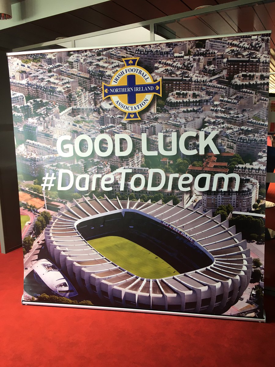 NorthernIreland's tweet image. Good luck message at Lyon airport as we prepare to fly to Paris ✈️💚 #DareToDream #GAWA