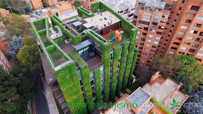paisajismourb's tweet photo. This is the current look of the largest #verticalgarden of the world, built with our partners of @groncol in Bogota https://t.co/f8H6zoFcxs
