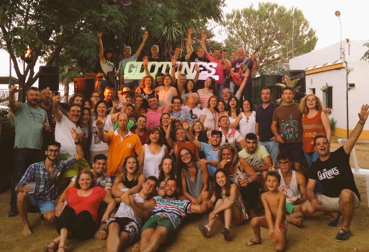 ana_sanber's tweet photo. IV Fiesta Los Glotones en El Bosque... Y se volvió a repetir!!!😍😍😍 https://t.co/ArfJVh8ze9