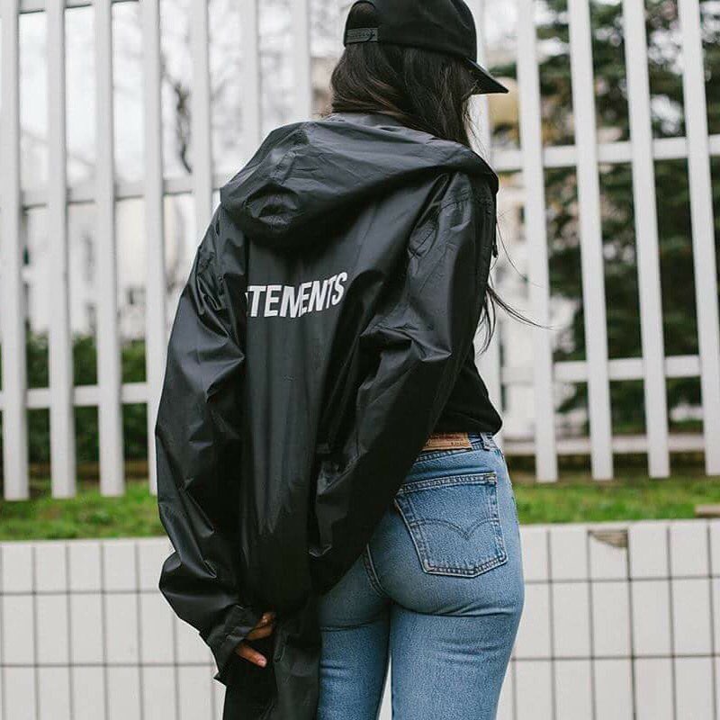 RamonEhlen's tweet image. " V " @labelsfashion #vetements