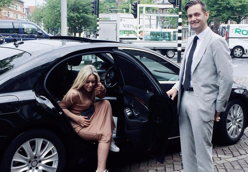 RTLZ's tweet photo. Belgische startup Pick Me Up lanceert in Amsterdam: privéchauffeurs 'voor de prijs van taxi' https://t.co/M6kCiRATyQ https://t.co/nuQntqemv7