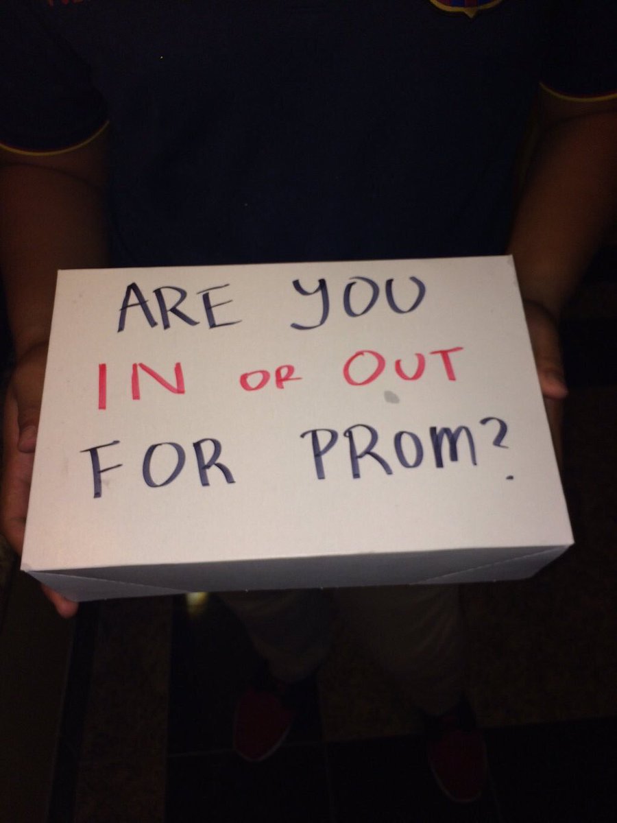 Promposals! tweet media