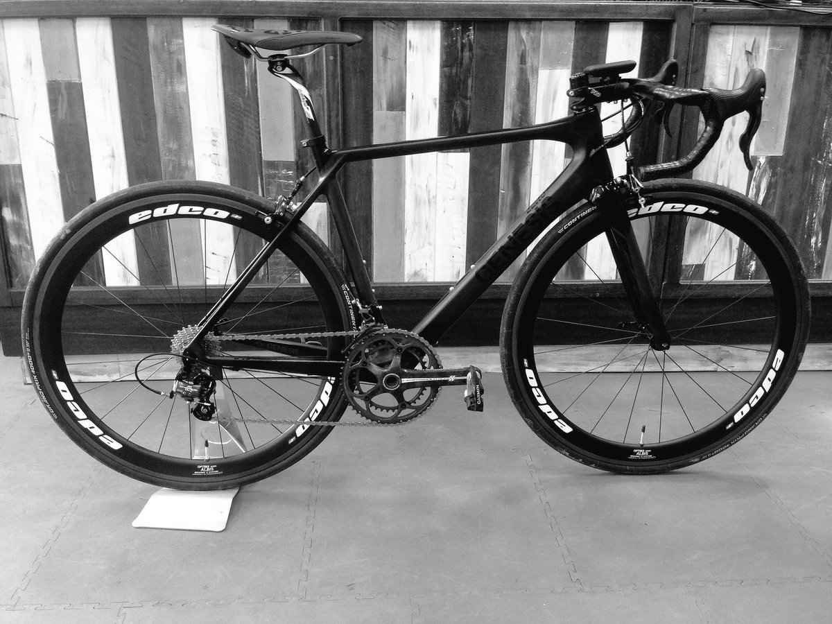 cpcycles's tweet photo. Custom @GenesisBikesUK with some of our @EDCOengineering demo #wheels #GenesisZero #ProBars #GarminVector https://t.co/EmtxtosO6V