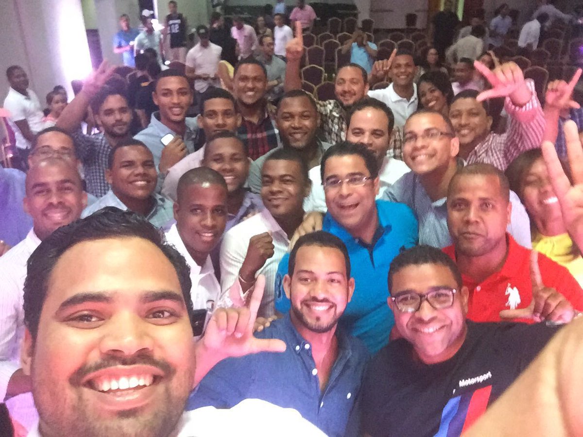 PLDenlinea's tweet photo. A casa llena jóvenes peledeistas disfrutaron de un choque de calidad del baloncesto profesional. #JPLDFinalNBA https://t.co/dShC9t8j79