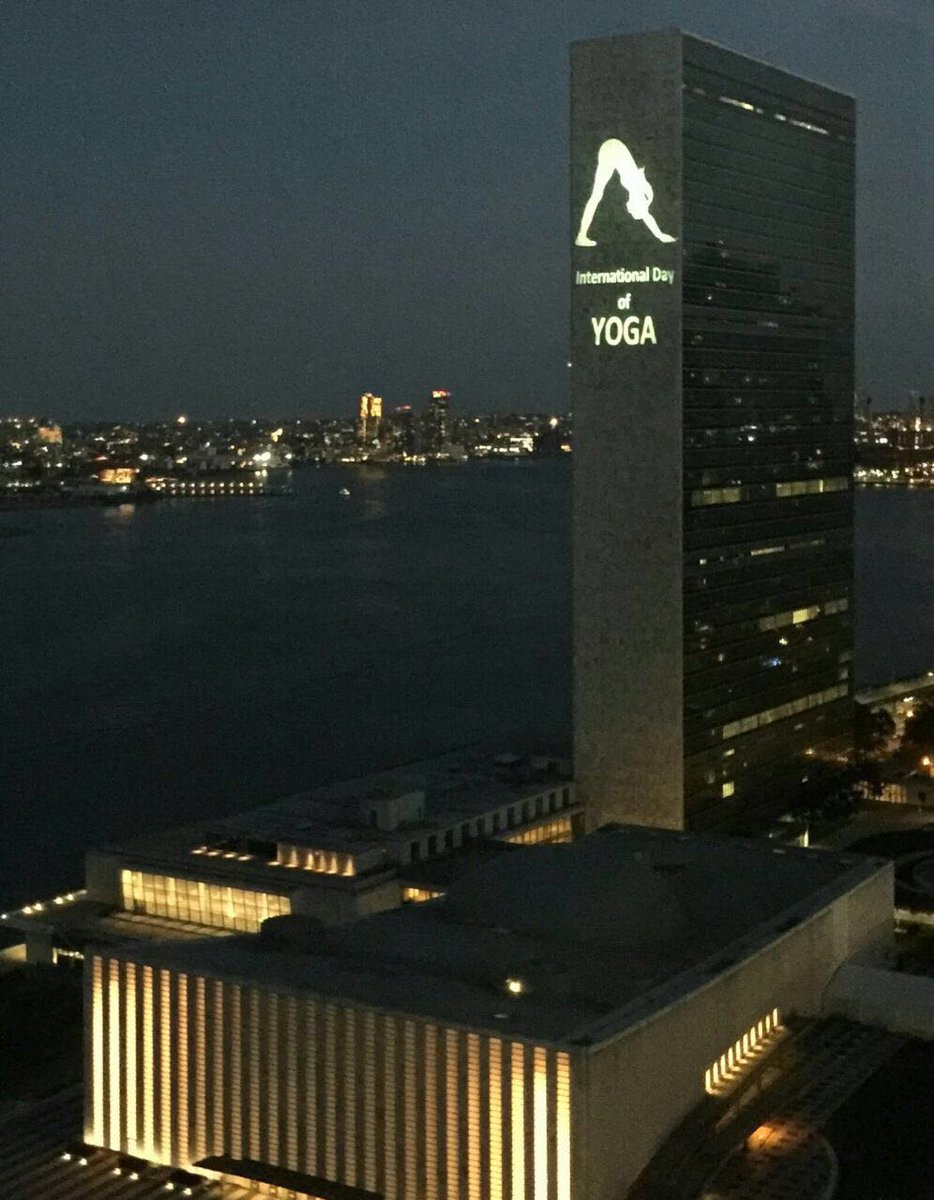 Yoga posture lights up UN headquaters for International Day of Yoga.Sadhguru at UN today ww…/bit.ly/1UhzxYc