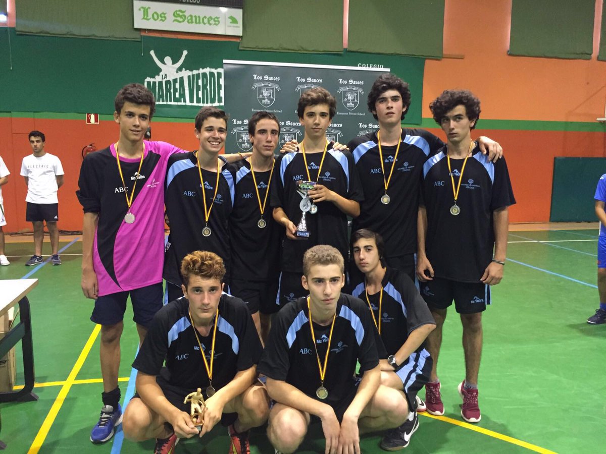 irlandesassoto's tweet photo. Subcampeones y MVP en las dos categorías Torneo #Moralejacup en @ColesLosSauces #empapa2 de deporte https://t.co/yoGFJUBQ5z