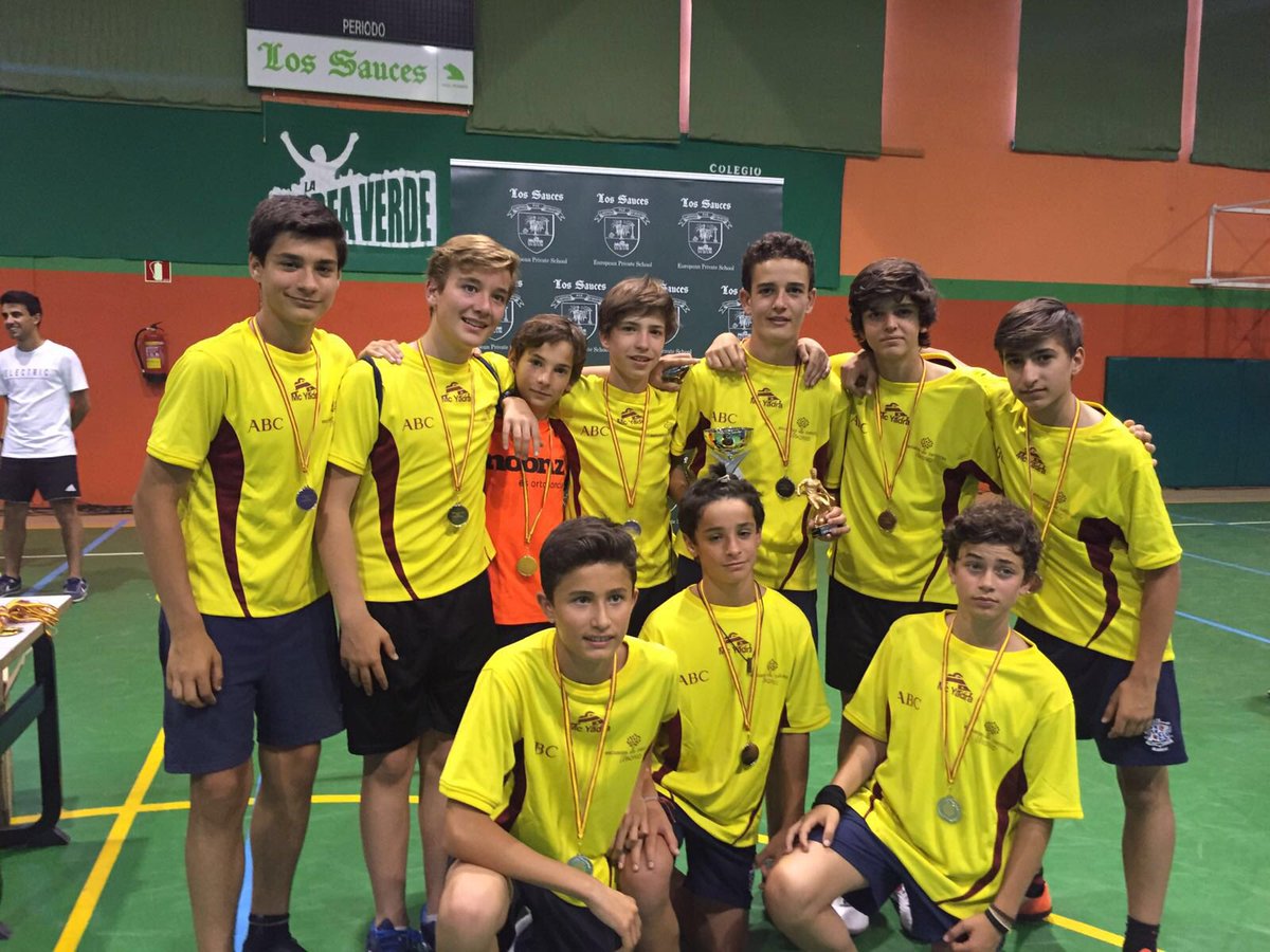 irlandesassoto's tweet photo. Subcampeones y MVP en las dos categorías Torneo #Moralejacup en @ColesLosSauces #empapa2 de deporte https://t.co/yoGFJUBQ5z