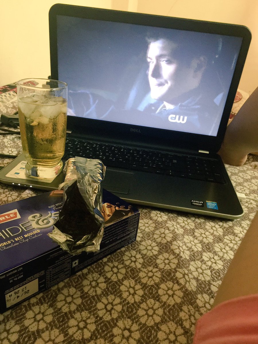 sashagoes's tweet photo. Binge watching #supernaturals with #beer and #chocolatechipcookies because it's like 42 degrees outside https://t.co/XQhAwAtcBu