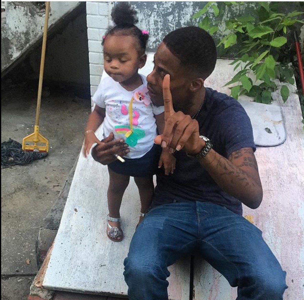 4200_los's tweet photo. Had A Great FATHERS Day Yesterday Wit BadAss 😂❤️💗👨‍👩‍👧‍👦 https://t.co/FiKSG1PIUX