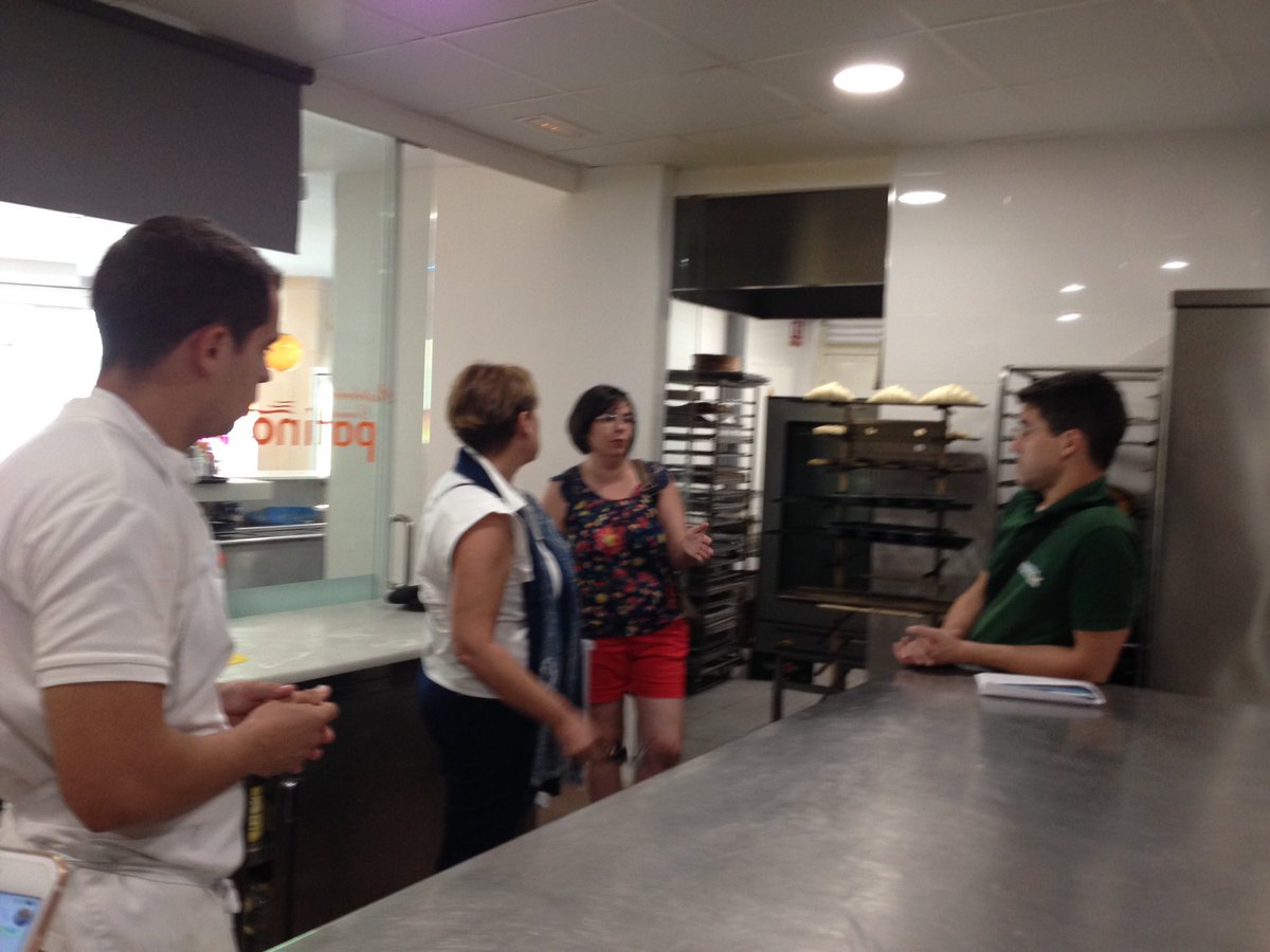 Y ahora segunda parte de la mñ en Pastelería Patiño con sonrisas #sicted <a href="/c_valenciana/">Comunitat Valenciana</a> <a href="/visitelche/">visitelche</a> <a href="/costablancaorg/">Turismo Costa Blanca</a>