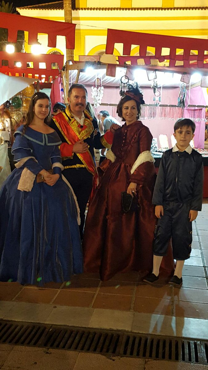 TenenciaSPA's tweet photo. #MercadoColono reunió a numerosos vecinos y visitantes alrededor de la historia del #MarquésDuero #SanPedroAlcántara https://t.co/FVqLI6Ip7v