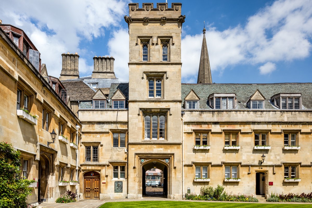 RidgeLLP's tweet photo. State of the #art Porters' Lodge for @PembrokeOxford #Architect #BuildingServicesEngineer #CDM #StructuralEngineer https://t.co/rK7AOyWflO