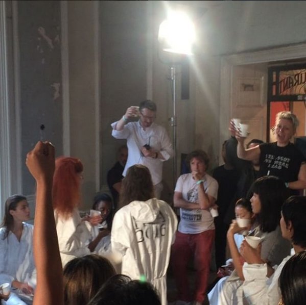 RCAcohort's tweet photo. Excitement! #royalcollegeofart #fashionshow #rcafashion #averard #avanthard #fashionma #fashionrca #fashionshowroom https://t.co/Z7TQi2iEkO