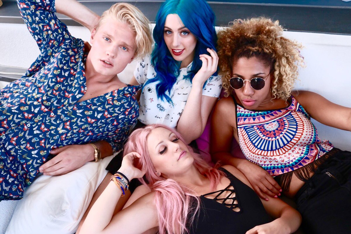 Sweet California >> álbum "Head for the Stars" - Página 48 ClZKHhaWEAAMVge