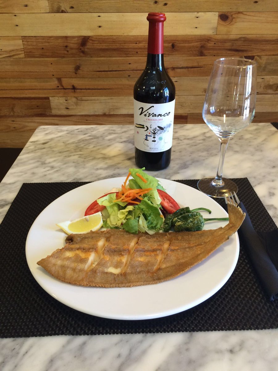 ZeppelinTorre's tweet photo. Estos son nuestros riquísimos platos del día que añadiremos al menú hoy.
-Ensalada alemana.
-Gallo. https://t.co/3b4FeCQ1RS