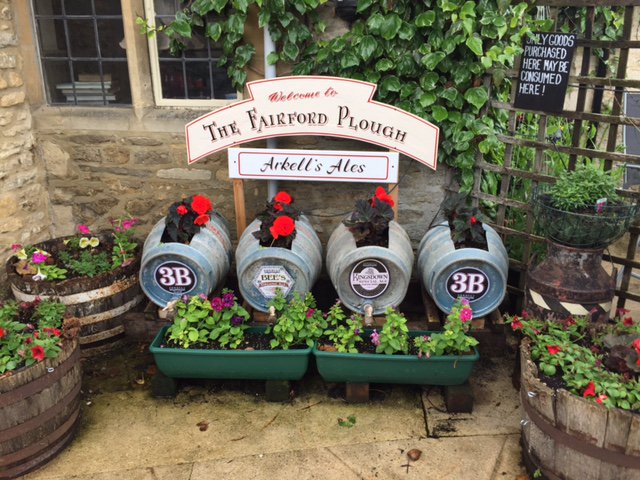 What do you do with an old barrel? Fill it with geraniums of course! The Plough at Fairford has the right idea.