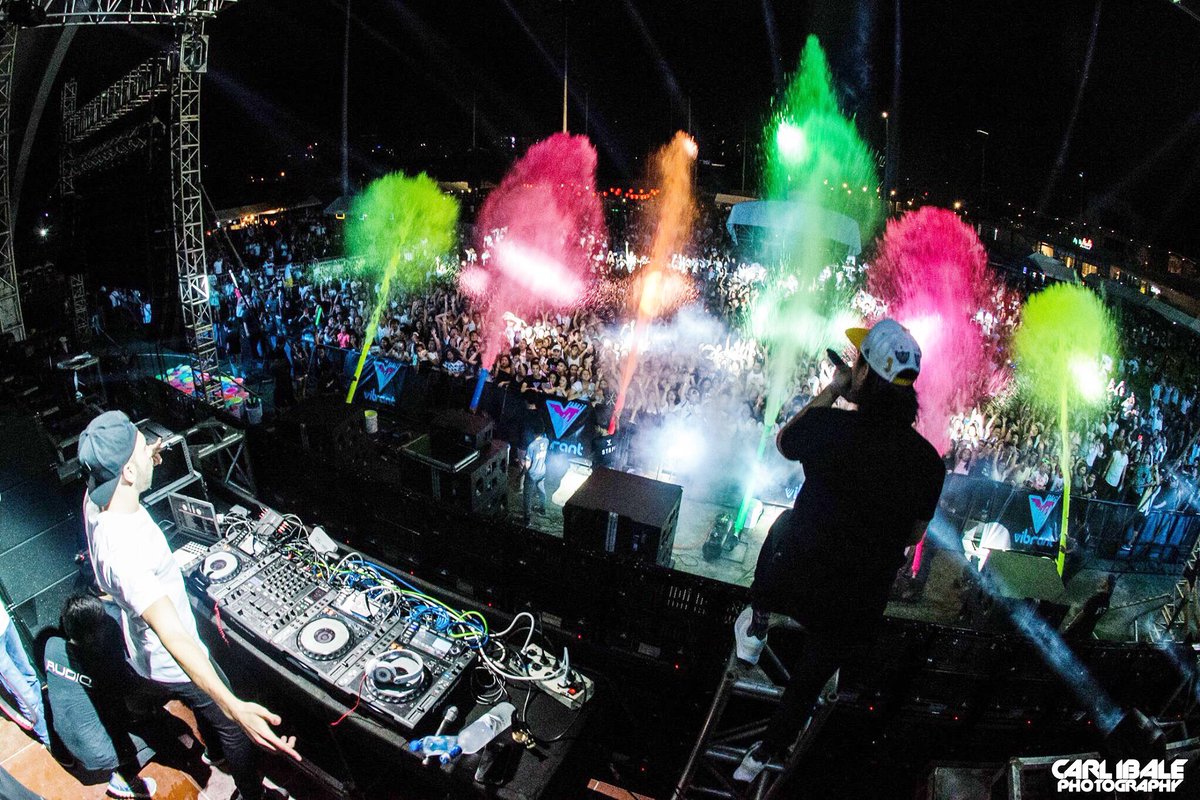 IamVictorPring's tweet image. There is only one success - to be able to spend your life in your own way.. 😉 @VibrantFest #GoWildWithPaint