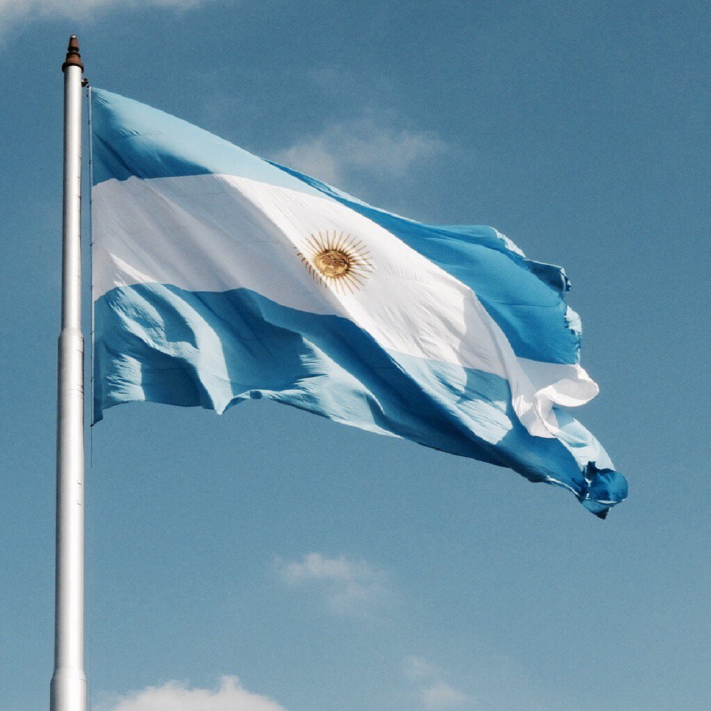 OcampoWellness's tweet photo. #felízdía a la mas linda de todas, a #nuestra bandera #argentina https://t.co/Myw1PrZXII