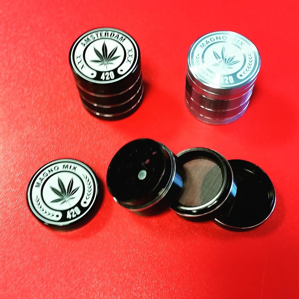 paraliarweb's tweet photo. #grinder Magno Mix Amsterdam 420 en #distribucionesparaliar.Venta Exclusiva a #growshop https://t.co/h1YLci1zFb https://t.co/5dvmD6YBop