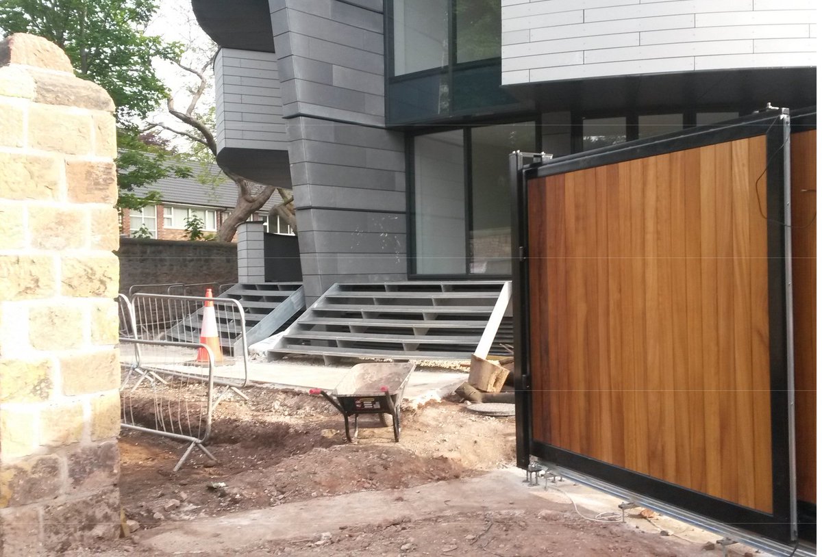 WilliamAnelay's tweet photo. The finishing touches of 11 apartment block #CalderHouse are going in & landscaping is due to take place soon. https://t.co/9GbohOKMBx