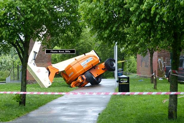 fstoneherald's tweet photo. BREAKING: Cherry picker overturns in Folkestone - https://t.co/slpbVKBkAa https://t.co/xg2HIYCNsx