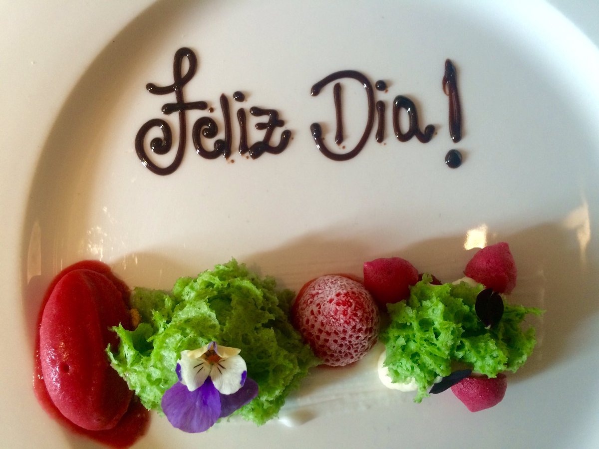 Lilituits's tweet photo. #FelizDiaDelPadre 😍😍😍 #2michelin ⭐️⭐️ @PacoRoncero 😋😋 https://t.co/ulecrxujVY