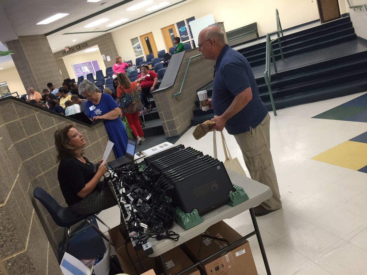 KatCoxEDU's tweet photo. @ThePLEFs and @GCSchoolsNC are excited about @Microsoft_EDU training this week! https://t.co/f915e2Hi6n