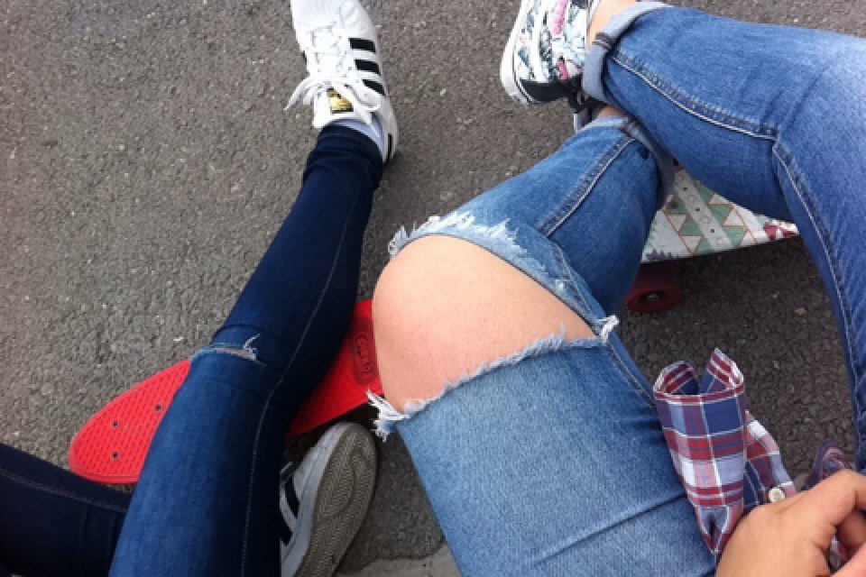 ConnorsCFanpage's tweet photo. penny day (not today) 🌞 - ire &amp; marina 🌸🌈 https://t.co/qOd6HVlUbR
