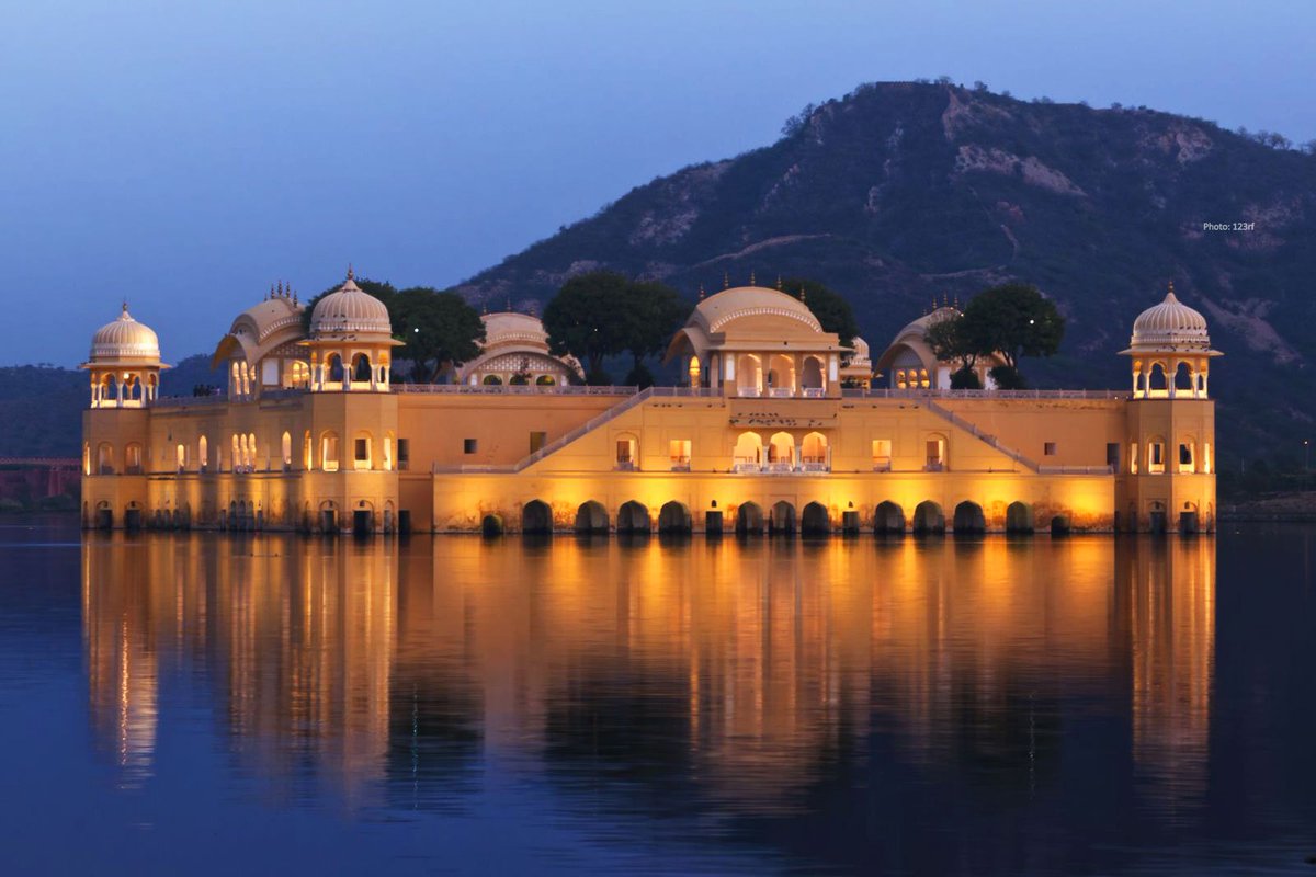 DivyaChopra16's tweet photo. #JalMahal #Jaipur in #Rajasthan
Visit at this: https://t.co/iB0SXrxUZs https://t.co/eCZDUnQwGb