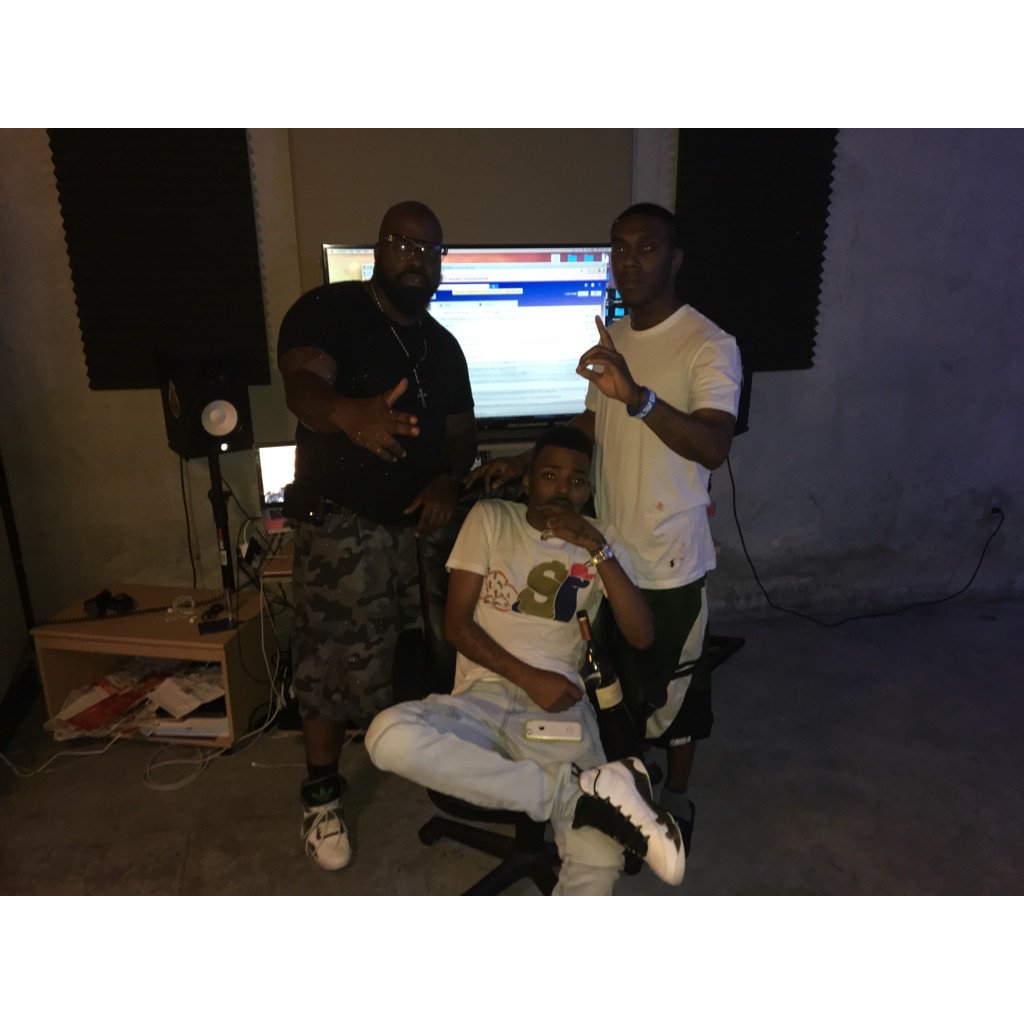 PMGMidtown's tweet photo. @realuptownmook and @williemack_  X @pmgmidtown  Dope session.

#promixglobal #pmg #mixing #mastering #atlmusic https://t.co/MfueyfXxHW